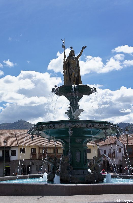 Statue at the centre of Plaza de Armas @ Cusco
