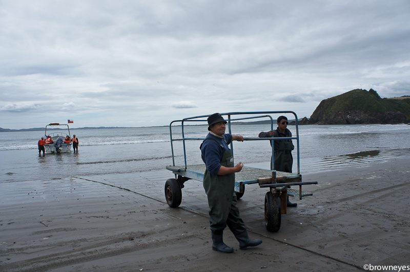 Trolley to carry passengers to the boat so their shoes don't get wet